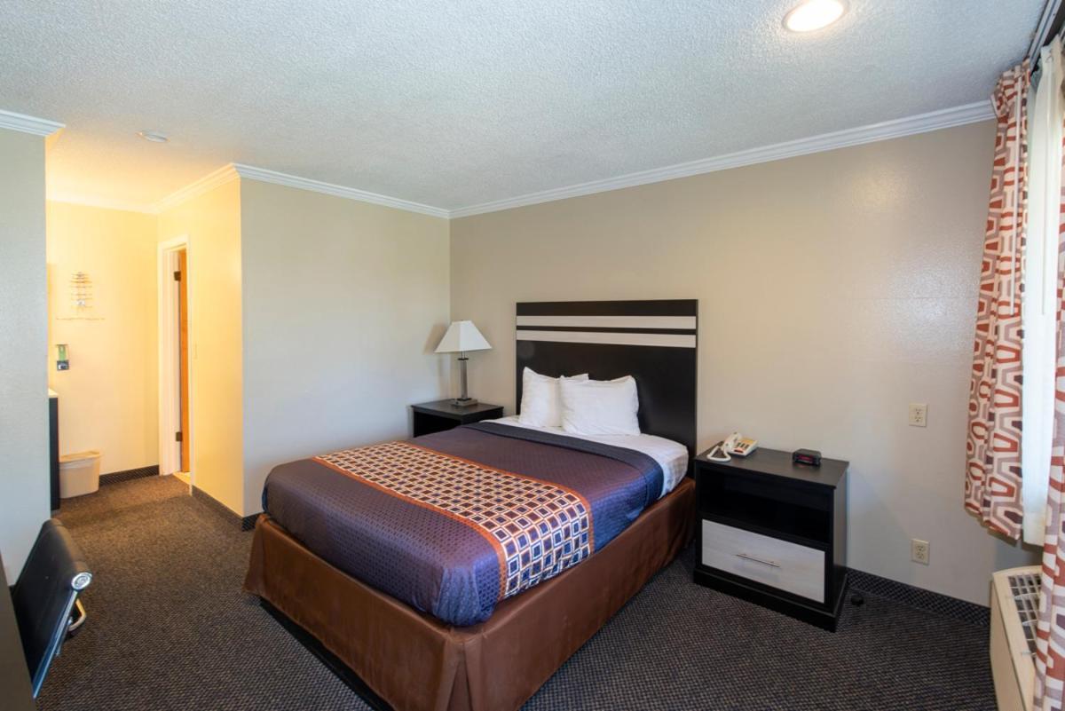 Surf Motel And Gardens Fort Bragg Extérieur photo