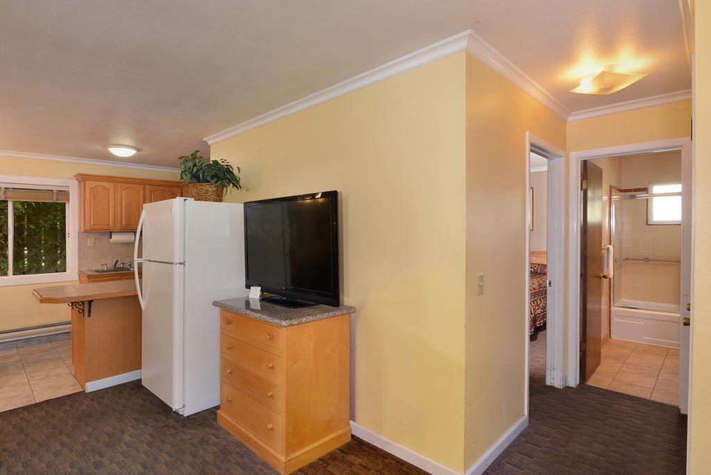 Surf Motel And Gardens Fort Bragg Extérieur photo